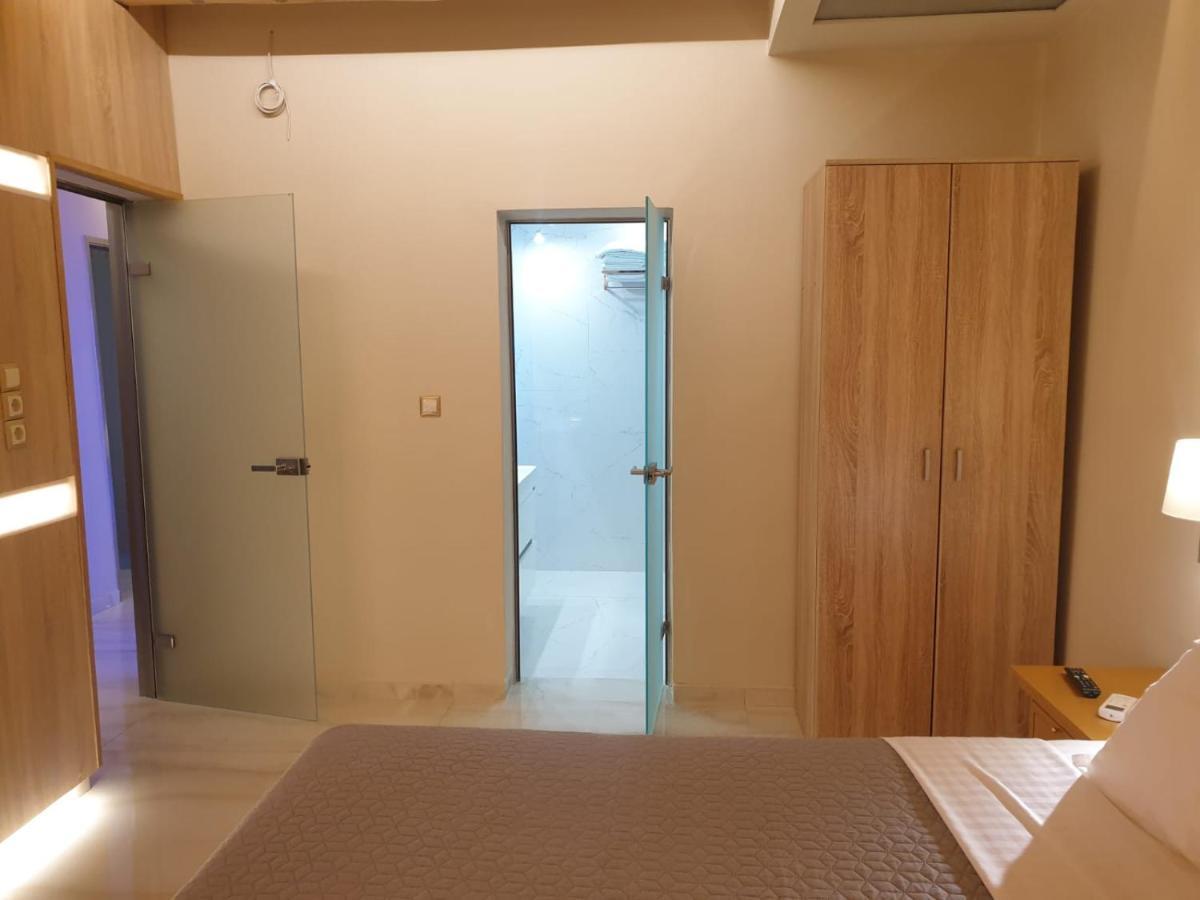 Thailanda In Katakolo * Pyrgos (Elis)